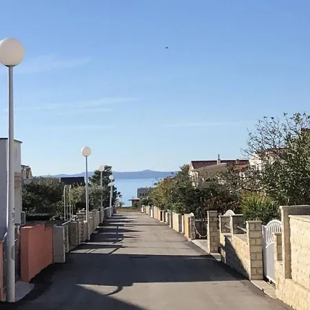 Maestral Appartement Vir
